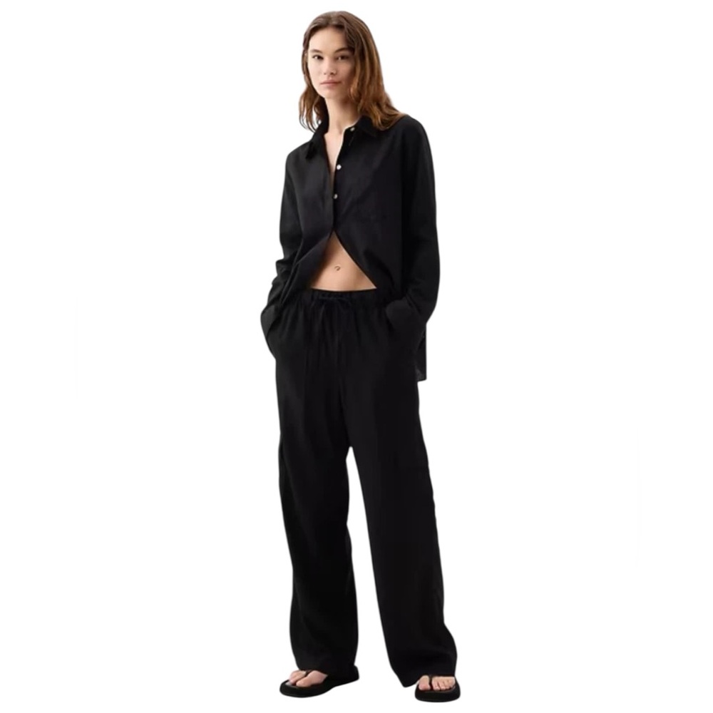 GAP Wide Leg Cargo Pants in Black